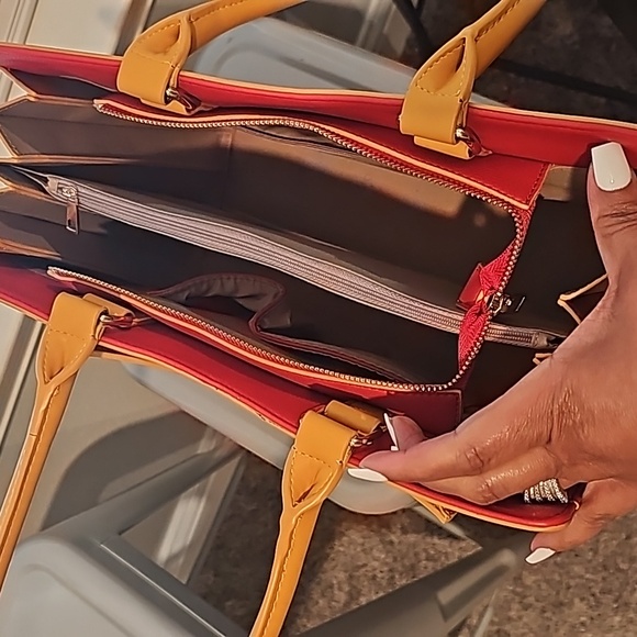 Sassy Jones ORIGINAL Charell - Leather Accordion Pleated Satchel - Picture 6 of 7